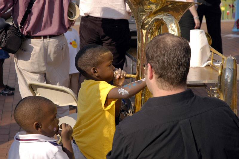 tuba_player